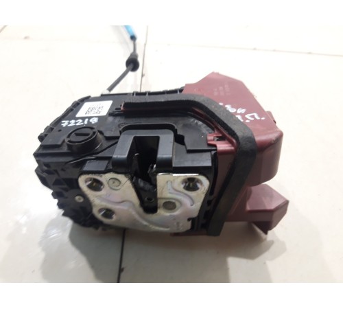 Замок двери (передний, правый)