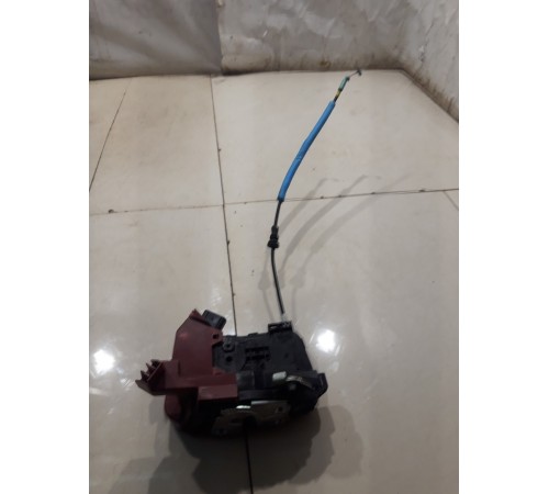 Замок двери (передний, правый)