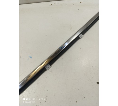 Уплотнитель стекла задний левый наружный