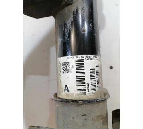 Амортизатор подвески передний левый в сборе