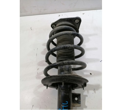 Амортизатор подвески передний левый в сборе