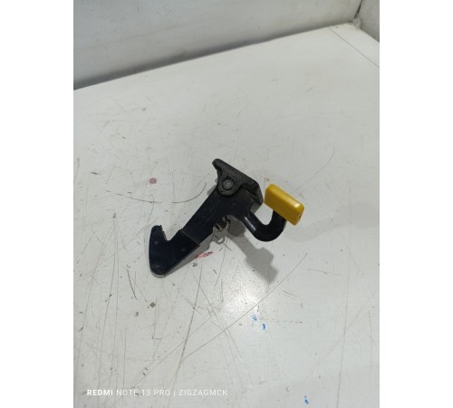 Крюк замка капота