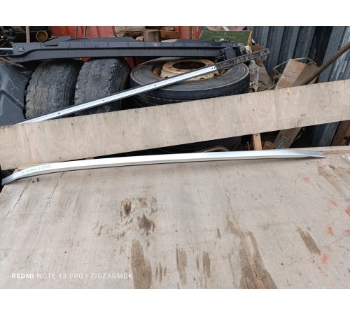 Рейлинг крыши правый