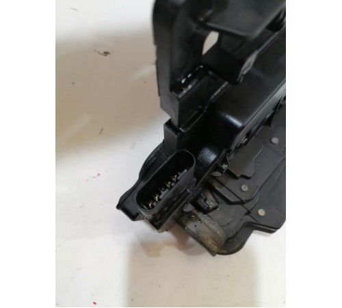 Замок двери задний правый