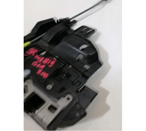 Замок двери задний правый