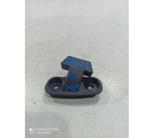 Отбойник двери правый