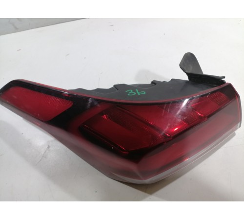 Фонарь наружний левый