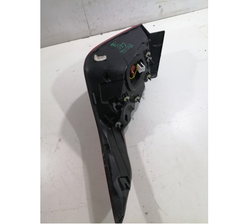 Фонарь наружний левый