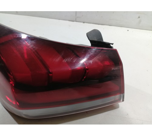 Фонарь наружний левый