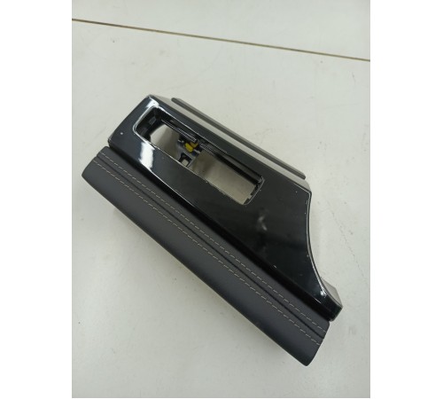 Накладка торпедо левая