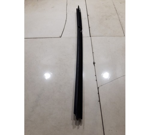 Уплотнитель стекла (задний левый внутренний)