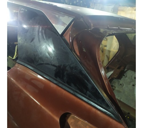 Глухое стекло (заднее, левое)