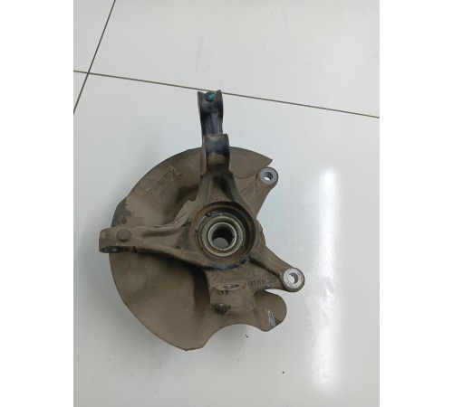 Кулак поворотный передний левый