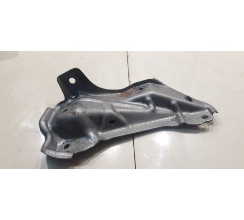 кронштейн кузова (левый)