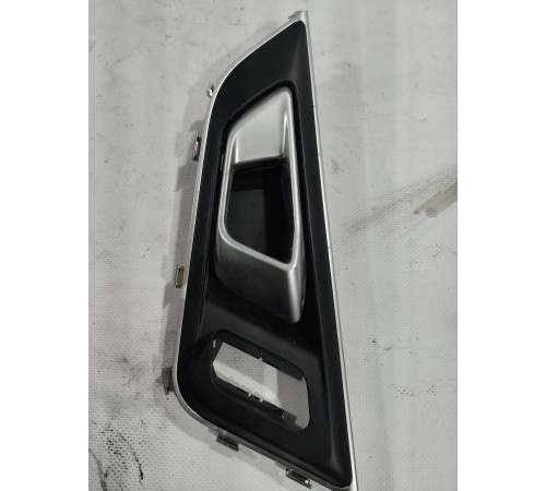 Ручка двери (передняя левая внутренняя)