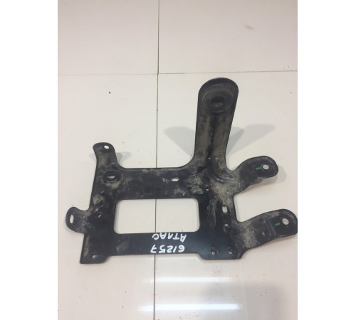 Кронштейн блока управления двигателем