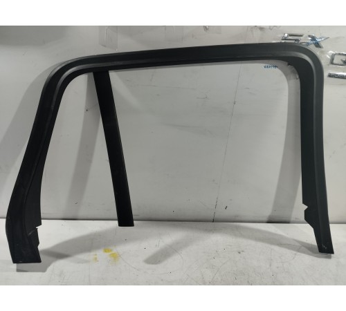 Накладка рамки двери (задняя левая)