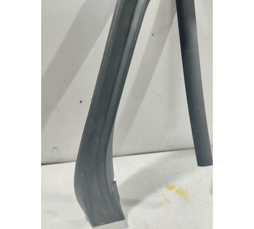 Накладка рамки двери (задняя левая)