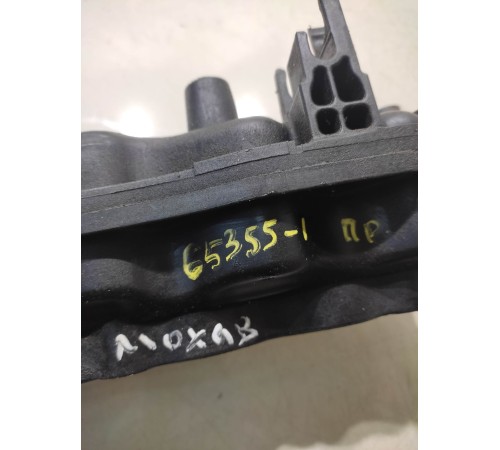 Впускной коллектор (правый)