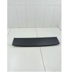 Обшивка крышки багажника (центральная)