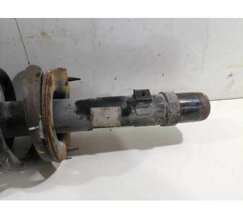 Амортизатор стойка подвески передний правый в сборе