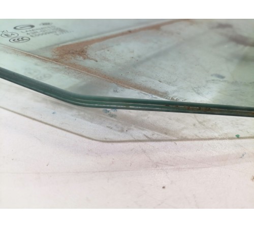 Стекло двери переднее правое многослойное