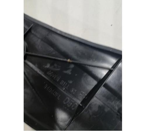 Обшивка салона передняя левая