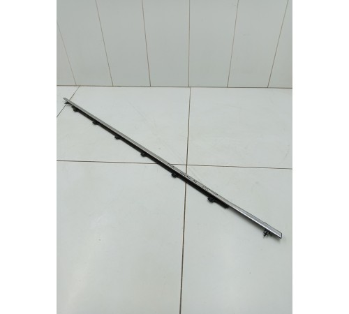 Уплотнитель стекла двери передний левый внешний