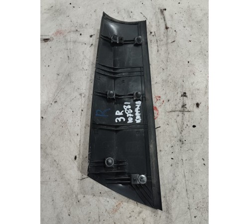 Накладка двери (задняя правая наружная)