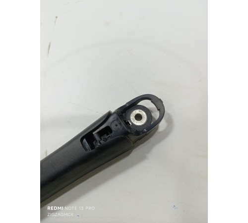 Поводок стеклоочистителя задний