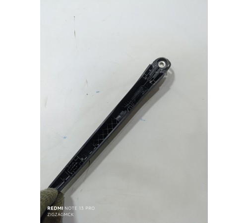 Поводок стеклоочистителя задний