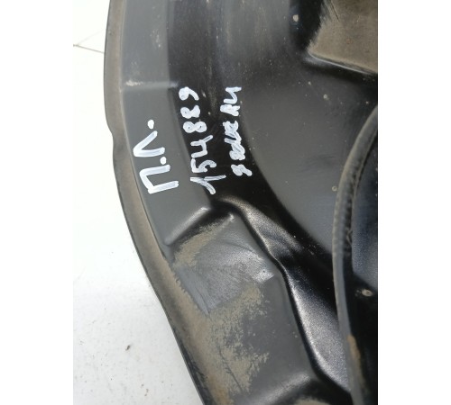 Кулак поворотный передний левый