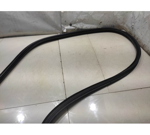 Уплотнитель багажника