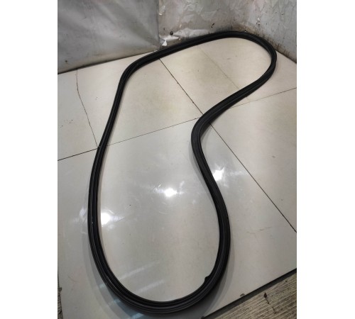 Уплотнитель багажника