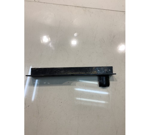 Кронштейн глушителя (правый)