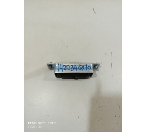 Противовес крышки багажника