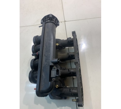 Впускной коллектор