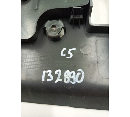 Кожух рулевой колонки нижний