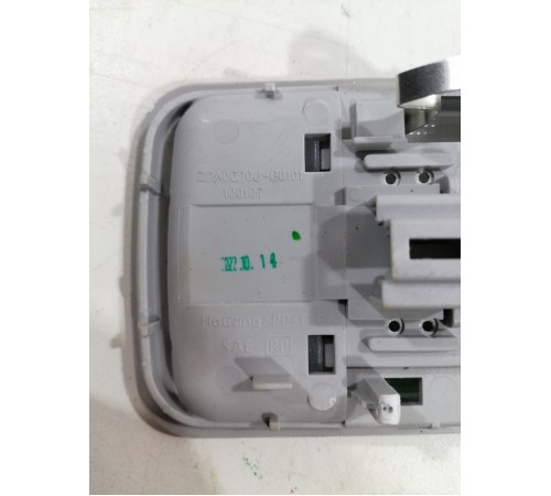 Плафон внутреннего освещения салона 