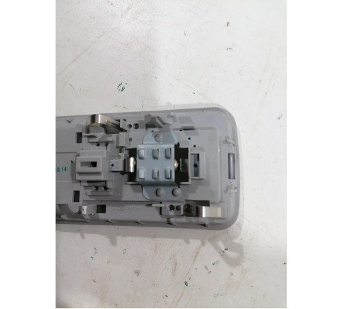 Плафон внутреннего освещения салона 