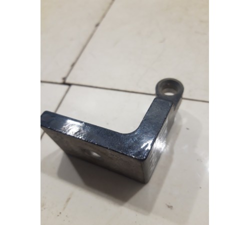 Петля двери (передняя, правая, верхняя)