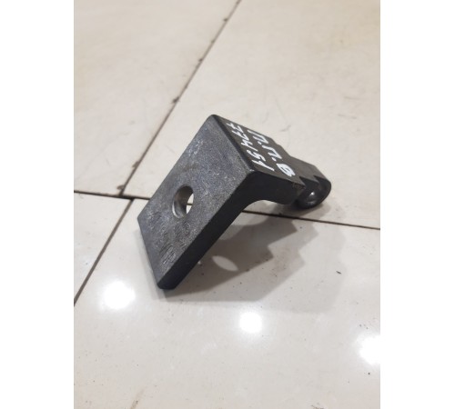 Петля двери (передняя, правая, верхняя)