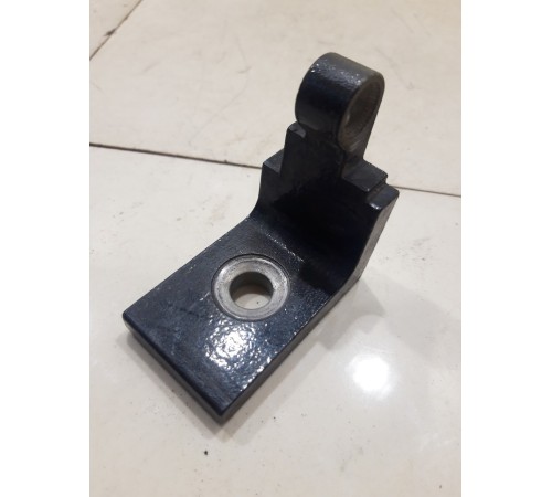 Петля двери (передняя, правая, верхняя)