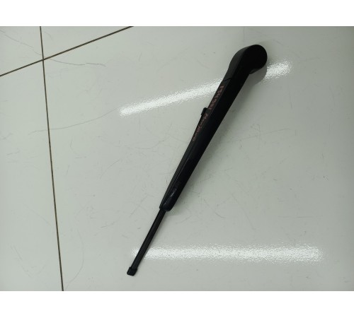 Поводок стеклоочистителя задний