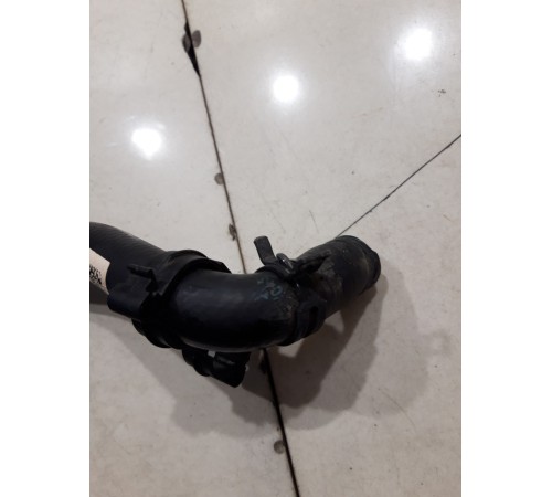 Патрубок системы охлаждения