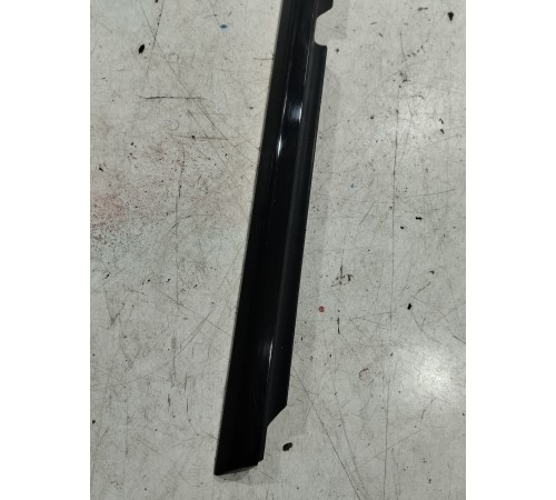 Молдинг стекла двери задний левый