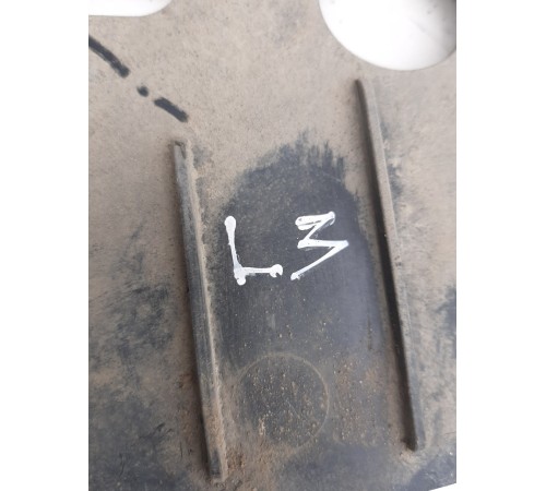 Защита антигравийная задняя левая