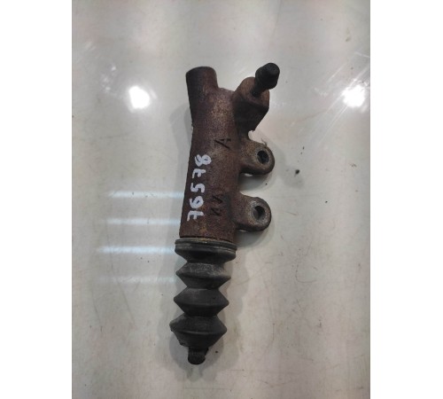 Цилиндр сцепления главный