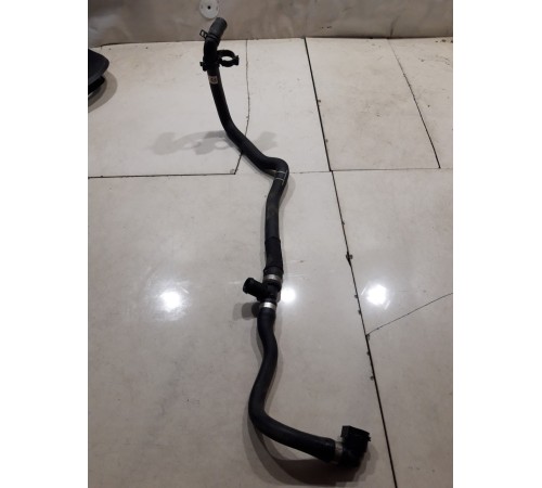 Патрубок системы охлаждения