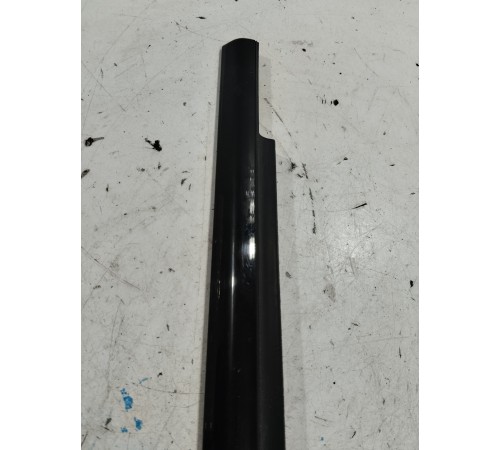 Молдинг стекла двери задний левый